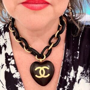 CHANEL Black and Gold Chain Necklace